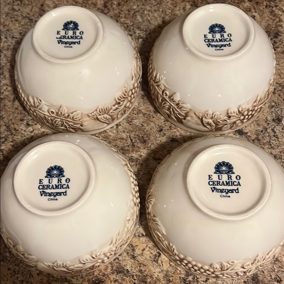Set of 4 1980s Euro Ceramica Vineyard Bowls grapevine leaf design. Excellent - Picture 2 of 4
